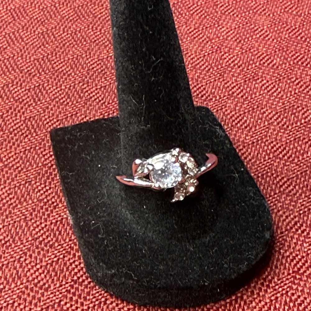 Elegant Silver Women's Ring
